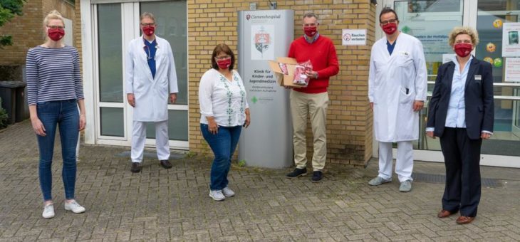 200 Masken mit Pelikan-Logo