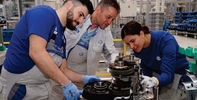 Nach der Schule schon was vor? Bewerbungszeitraum für eine Ausbildung oder ein duales Studium beginnt ab dem 1. August