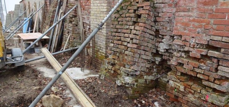 Kloster Irsee: Sanierung der historischen Klostermauer abgeschlossen