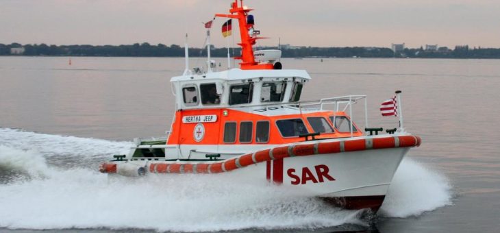 Motorboot droht westlich von Rügen zu sinken