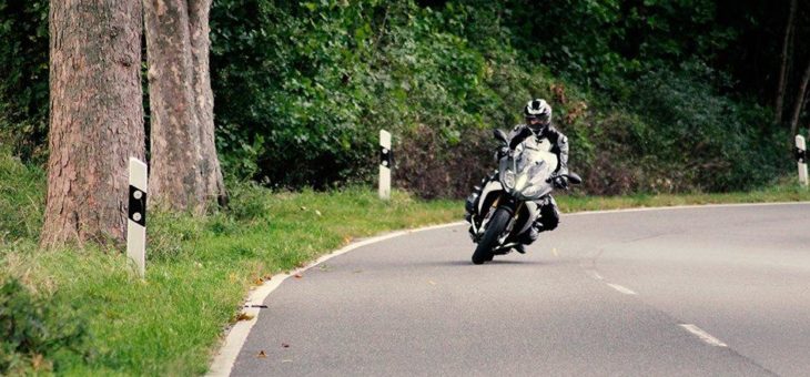 Deutschlands Motorradfahrerinnen und -fahrer gehen auf Nummer sicher