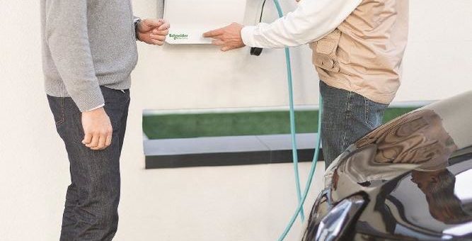 Schulungsseminare von Schneider Electric erhalten Zertifizierung