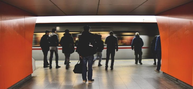 Maskenverweigerer im öffentlichen Verkehr: Mehr als ein Drittel der Deutschen ärgert sich über Mitreisende – Vor allem Grünen-Wähler sind abgeschreckt