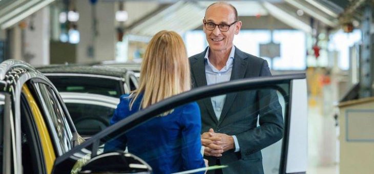 Volkswagen treibt E-Offensive weiter voran: Zwickau startet Serienproduktion des ID.4