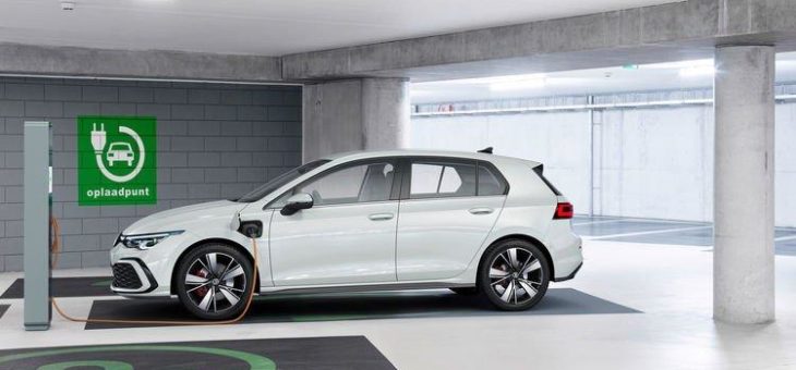 Lokal emissionsfrei in der City, große Reichweite auf Reisen: Verkauf des Golf eHybrid und Golf GTE startet