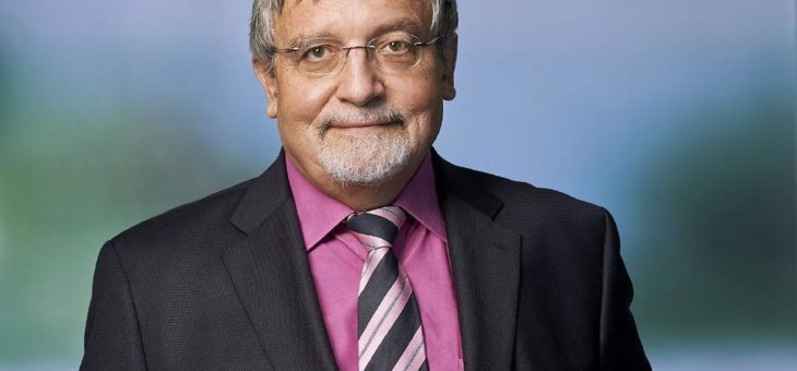 Außergewöhnliches Jubiläum: Renommierter Augenspezialist Prof. Dr. Dr. Wolfgang Wiegand seit 40 Jahren im Dienst