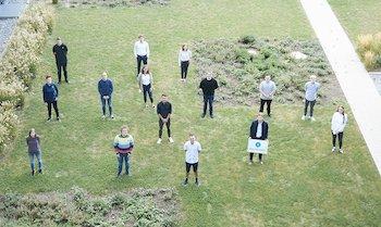 adesso bildet ungebremst aus: 12 Duale Studierende und 9 Azubis starten in das neue Ausbildungsjahr