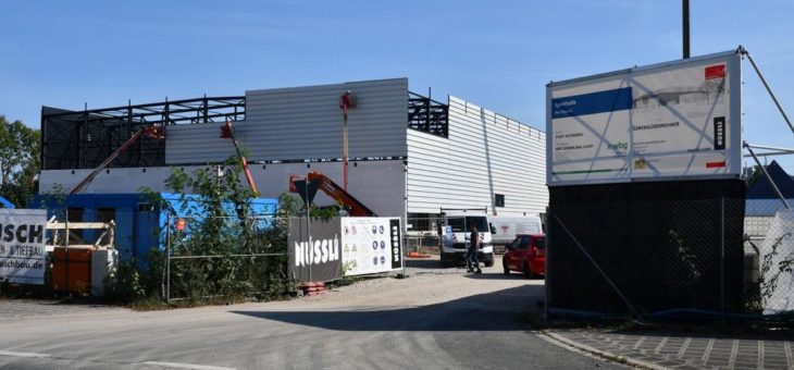 Richtfest für Sporthalle