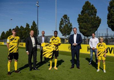 adesso ist neuer Jugend-Hauptsponsor von Borussia Dortmund