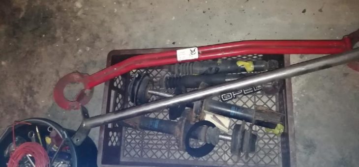 Mobiles Schrotthändler Team macht Kostenlose Schrottabholung in Düsseldorf