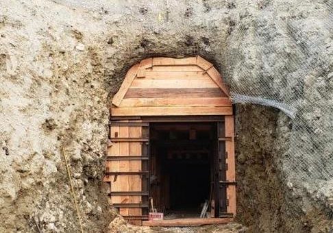 Projekt Kenville: Ximen errichtet Stollenzugang und beginnt mit der Bettung des Durchlasses am Portal 257