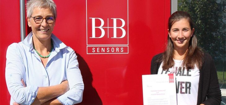Stefanie Riester besteht Ausbildung mit Auszeichnung