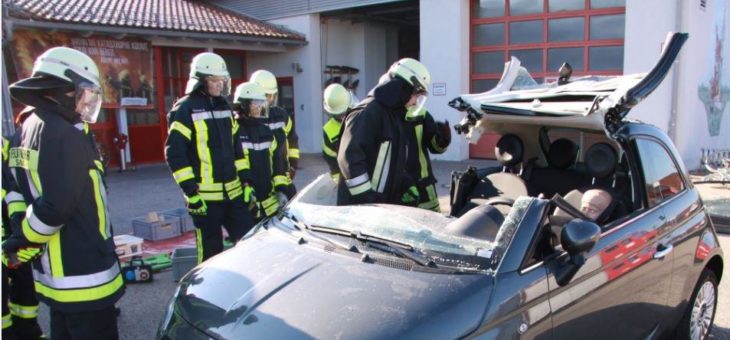 Hitachi Automotive Systems unterstützt junge Feuerwehrleute des Kreisfeuerwehrverbandes Erding e.V. bei der Ausbildung