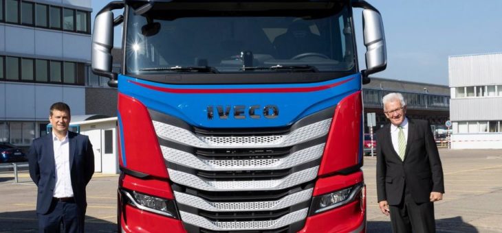 Baden-Württembergs Ministerpräsident Winfried Kretschmann besucht Iveco Magirus AG im Ulm