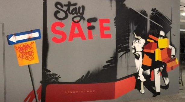 Streetart trifft auf Moos – Neukölln Arcaden mit besonderer „stay safe!“-Inszenierung