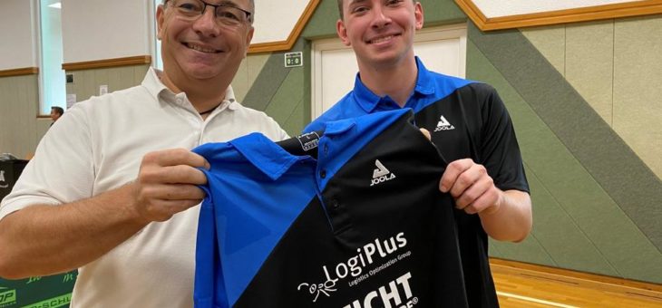 Auf Punktejagd im LogiPlus-Trikot: Tischtennisteam des TSV Karlsdorf feiert Saisonauftakt in neuem Gewand
