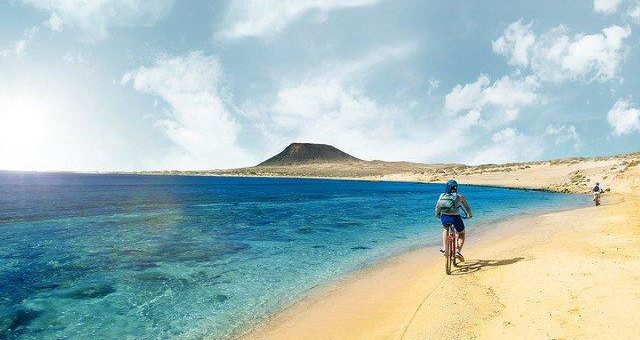 Eurowings fliegt wieder auf die Kanaren / Deutschlands größter Ferienflieger setzt nach Aufhebung der Reisewarnung Sonderflug ein: Von Düsseldorf nach Teneriffa ab 64,99 Euro