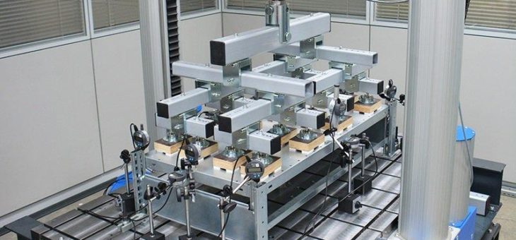 Belastungstests an Regalsystemen