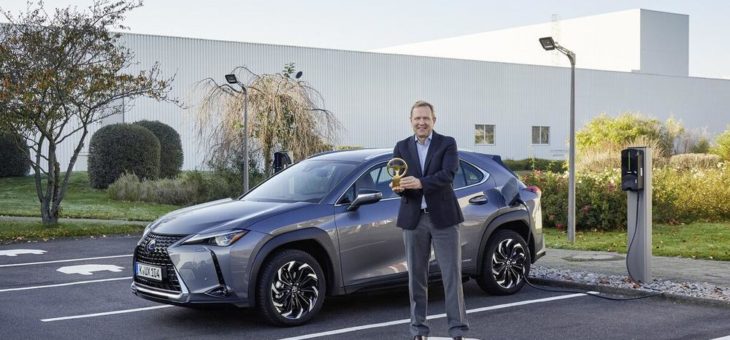 Goldenes Lenkrad für den Lexus UX 300e*