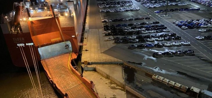 Cuxport schlägt tausende Neuwagen für chinesischen Markt um