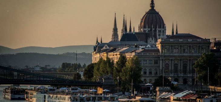 Am Black Friday sparen und Vorfreude auf 2021 sichern: Bis zu 70 Prozent Rabatt auf Rundreisen bei TourRadar