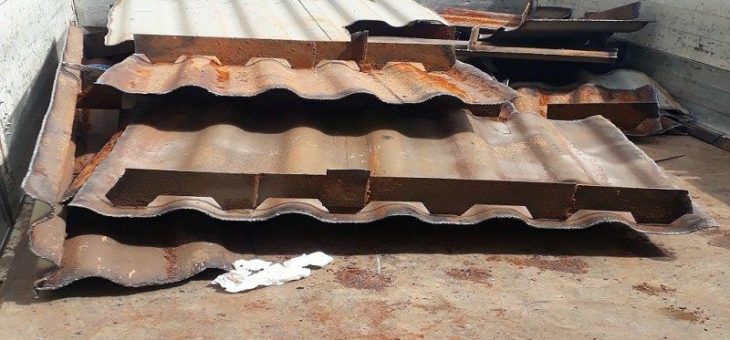 Der mobile Schrotthändler holt Altmetallschrott beim Kunden ab