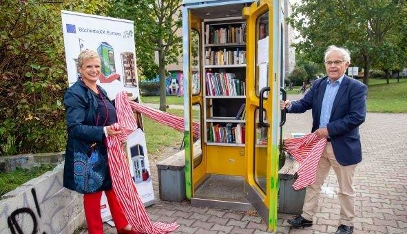 Bring ein Buch, nimm ein Buch, lies ein Buch: GESOBAU startet Pilotprojekt mit BücherboXX im Hansastraßenviertel