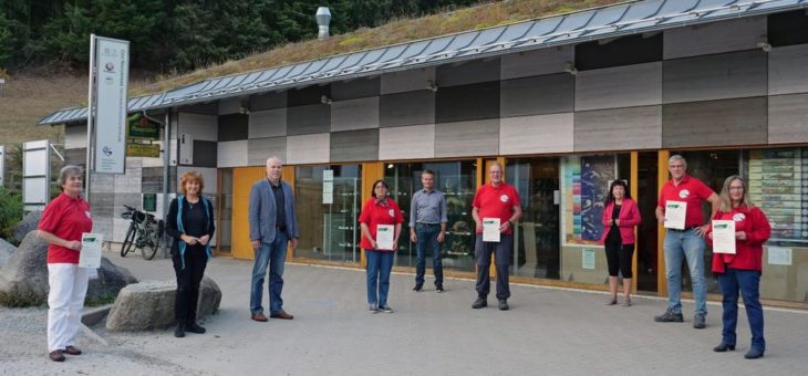Geopark-vor-Ort-Begleiter Felsenmeer: Überreichung der Ausbildungsurkunden im Felsenmeer Infozentrum (FIZ)