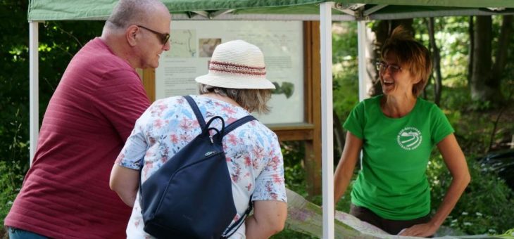 Geopark-Ranger: Infostände auf Naturpark-Parkplätzen entwickeln sich zum beliebten Anlaufpunkt für Sonntagsausflüge