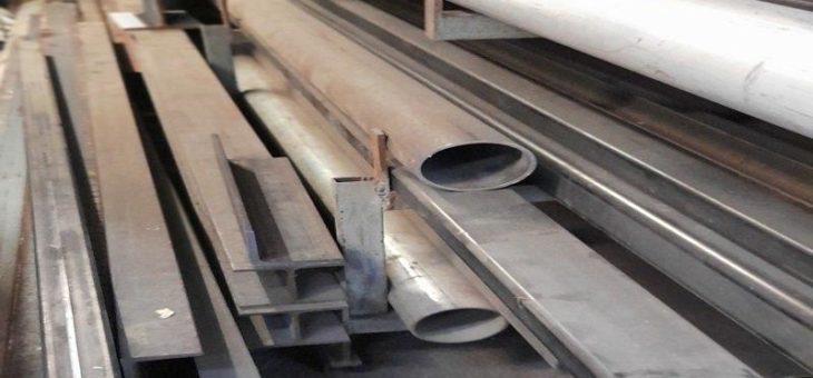 Das Team der Schrottabholung Krefeld bereit sind