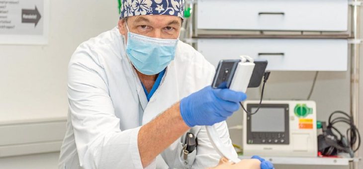 Videolaryngoskope – Spende der Firma Zeiss an die Neurochirurgische Klinik