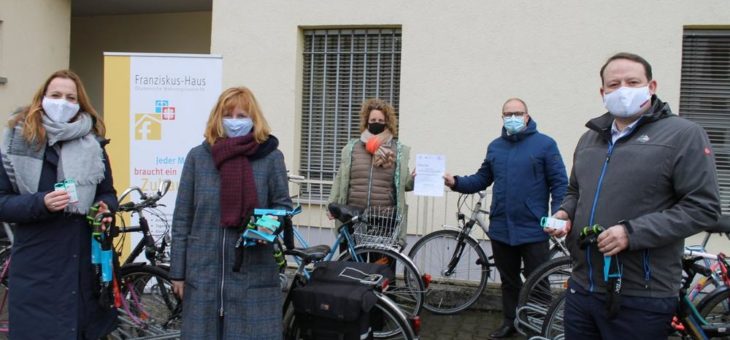 Belegschaft stiftet STADTRADELN-Geldpreis für Wohnungslose