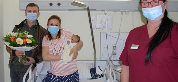 Neujahrsbaby 2021 im GPR Klinikum begrüßt