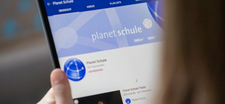 „Planet Schule“: digitale Sprechstunde für Lehrkräfte und Eltern