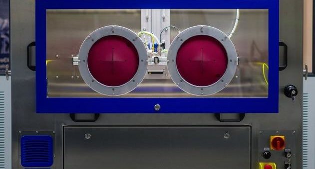 Effektive CO2-Schneestrahlreinigung für High-Purity-Bauteile in kleinen Stückzahlen