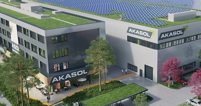 Die AKASOL AG startet in ihrer Gigafactory in Darmstadt die Batterieproduktion mit ELAM