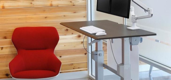 Höhenverstellbare Steh-Sitz-Tische für gesünderes Arbeiten