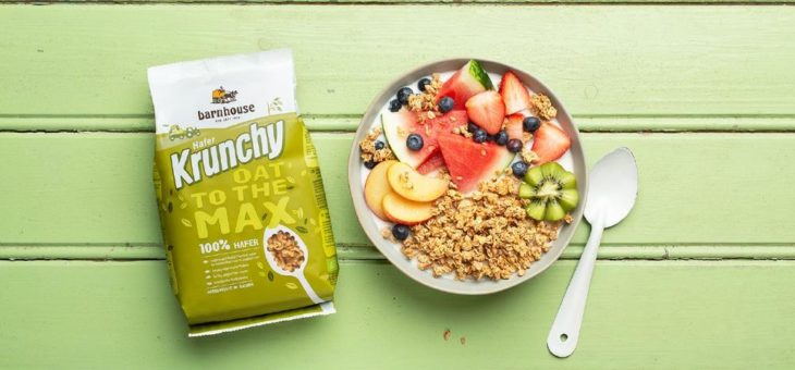 Biopionier Barnhouse stellt Frühstücksneuheiten vor:  Krunchy Oat to the Max und Barnhouse Flakes