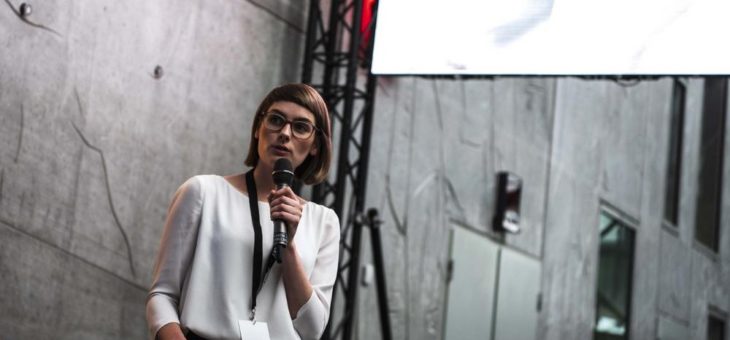 Mit Künstlicher Intelligenz Mode nachhaltig recyceln