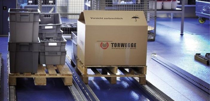 TORWEGGE installiert Schwerlastrollenbahn bei großem Logistikunternehmen
