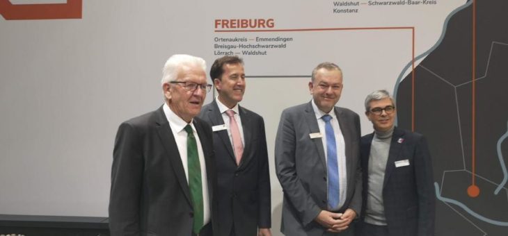 Baden-Württembergs Ministerpräsident Kretschmann bei den Dachdeckern