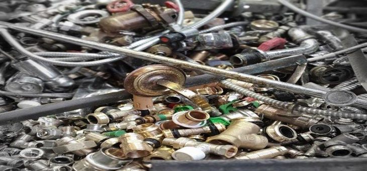 Schrottabholung in Herne: „Lumpen, Eisen, Silber und Papier, ausgeschlagene Zähne und Knochen sammeln wir“