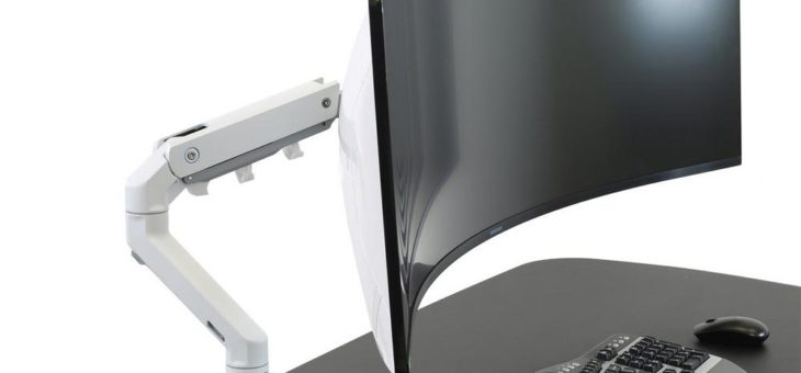 Monitorhalter für Curved Displays – Mitten drin statt nur dabei