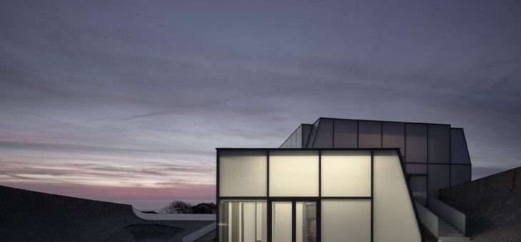 Faces and Walls: Architektur der Avantgarde trifft meisterhafte Bauwerke der Natur