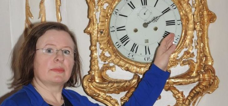 Standuhr in Weiß und Gold: Lieblingsstücke des Schlossteams und ihre Geschichten