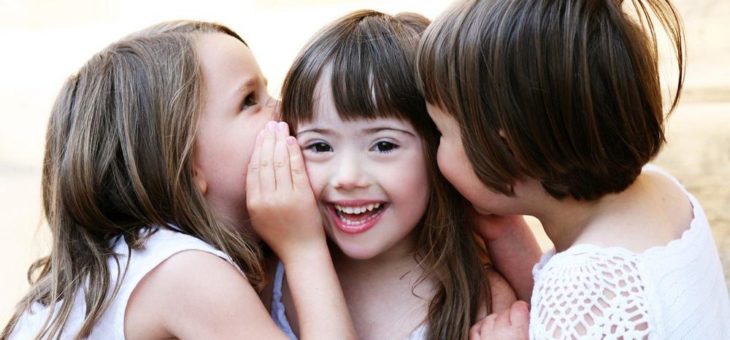 Schon ab dem Säuglingsalter fördern: Ergotherapeuten betreuen Kinder mit Down-Syndrom und deren Eltern