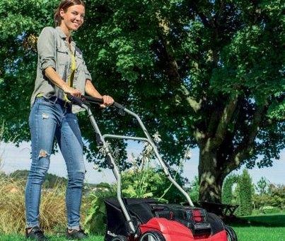 Einhell Gartenexperte: Wie man den Rasen richtig vertikutiert
