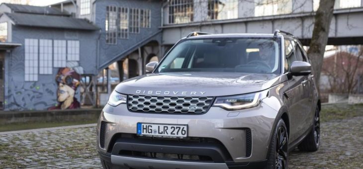 Das neue Modelljahr des Siebensitzers und Alleskönners Land Rover Discovery rollt jetzt in die Showrooms der Land Rover Händler