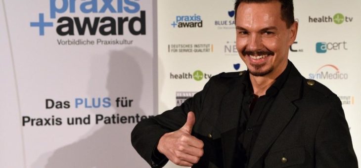 Kieferorthopäde Dr. Michael Konik aus Weinstadt erhält den „Branchen-Oscar“ für vorbildliche Praxiskultur