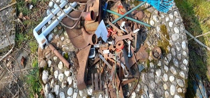 Altmetallabholung in Köln: Kindheitserinnerung und tägliches Deja-Vu: Bei der Schrottabholung erklingen Musik und Glocken